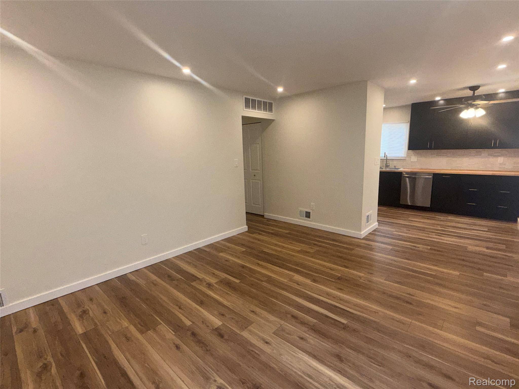 Warren, MI 48091,7643 Rivard AVE