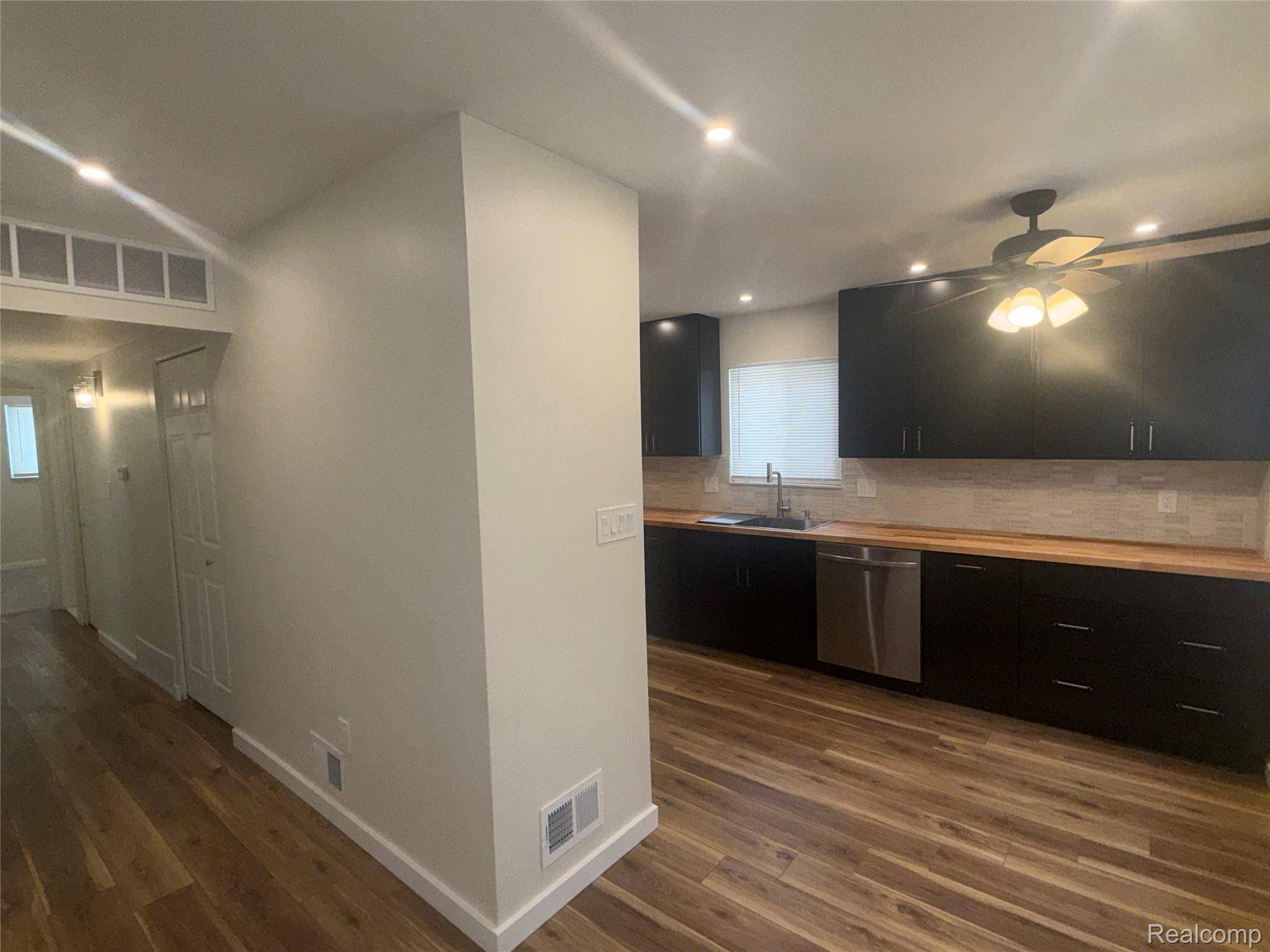 Warren, MI 48091,7643 Rivard AVE