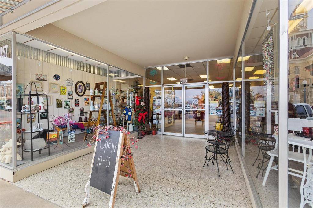 Bonham, TX 75418,405 N Main Street