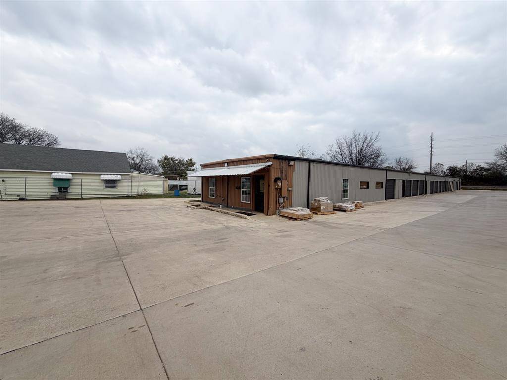 Ennis, TX 75119,2103 S Kaufman Street