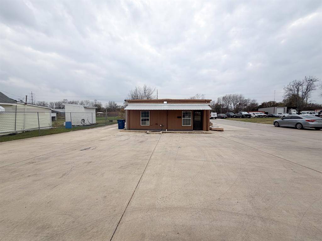 Ennis, TX 75119,2103 S Kaufman Street