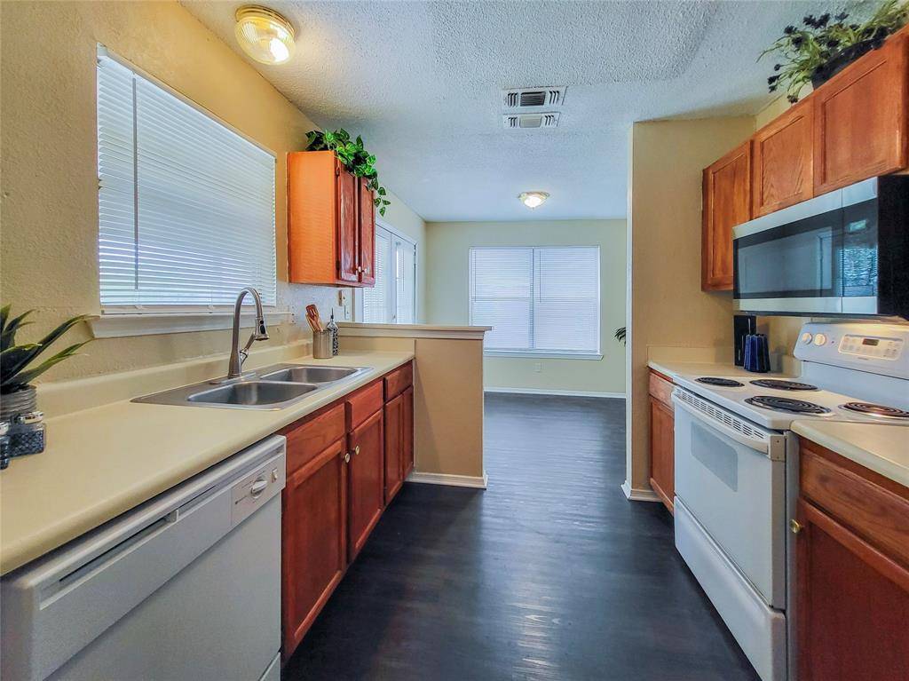 Arlington, TX 76017,823 Wyndham Place