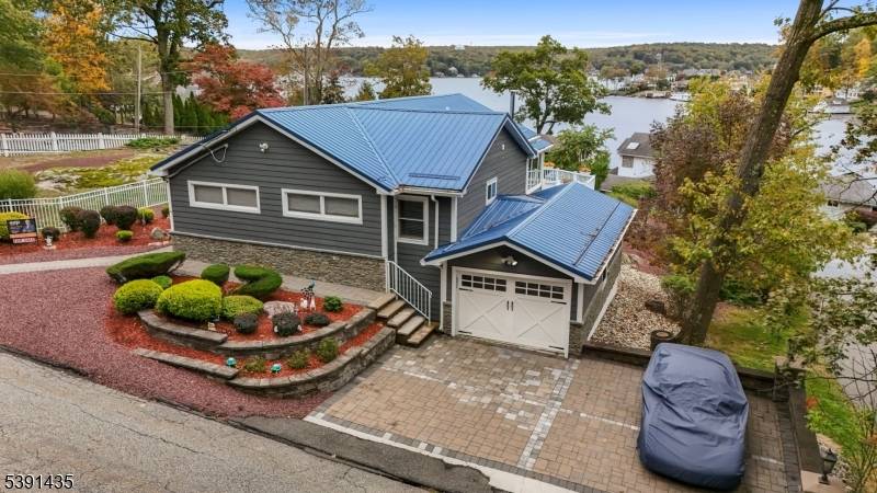 Hopatcong Boro, NJ 07843,64 Ithanell Rd