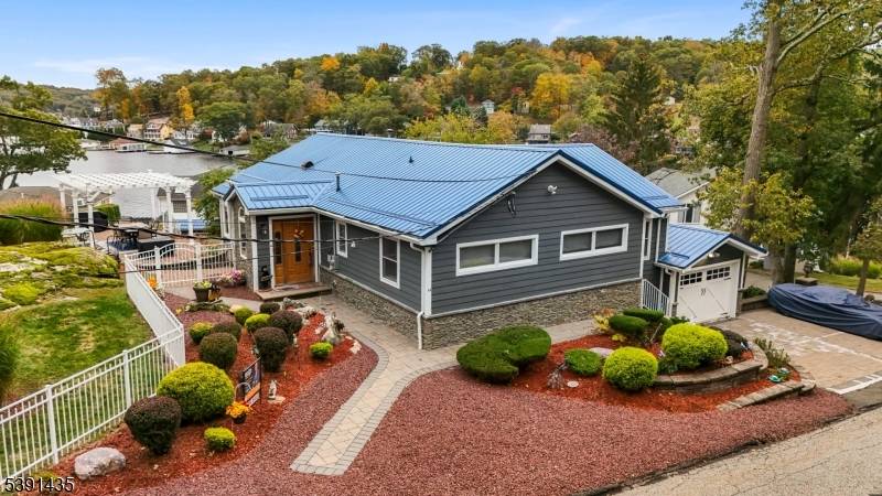 Hopatcong Boro, NJ 07843,64 Ithanell Rd