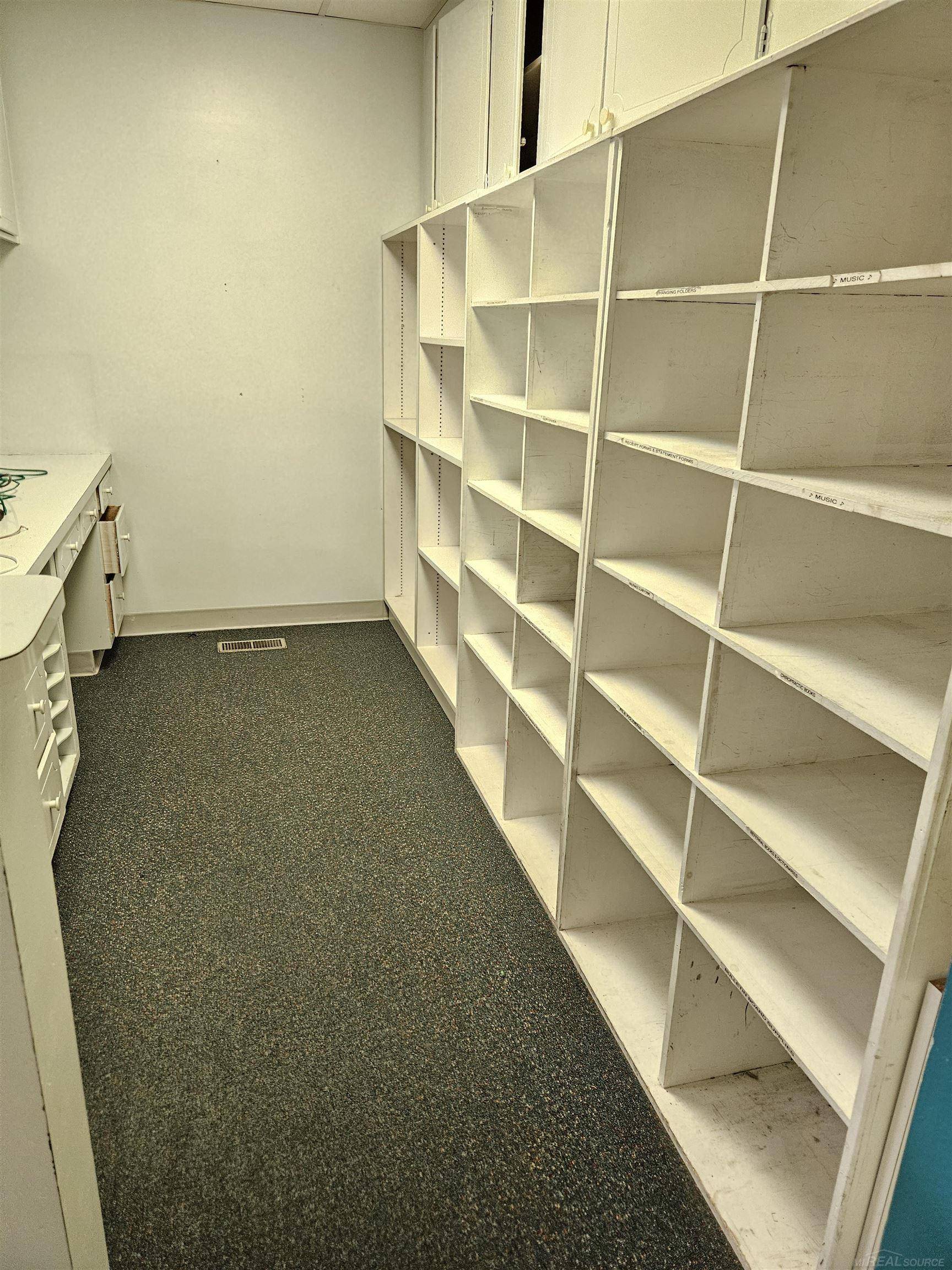 22790 Kelly suite B RD, Eastpointe, MI 48021