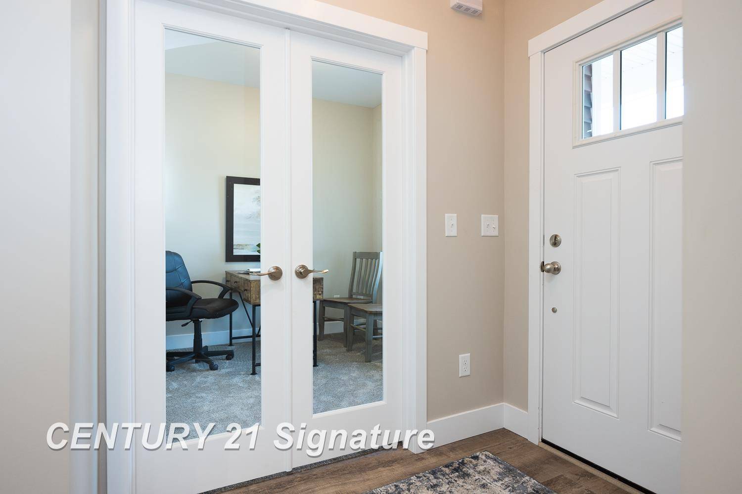 4215 Woodburn CT, Saginaw Twp, MI 48603