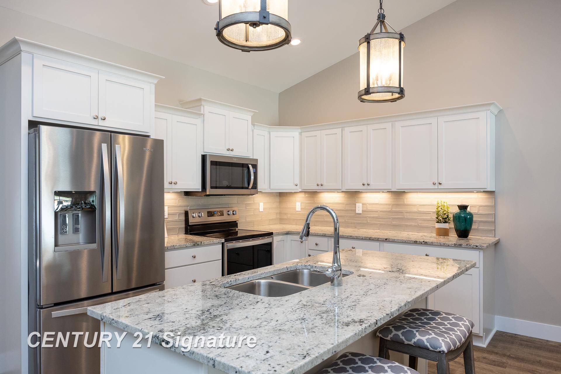 4215 Woodburn CT, Saginaw Twp, MI 48603