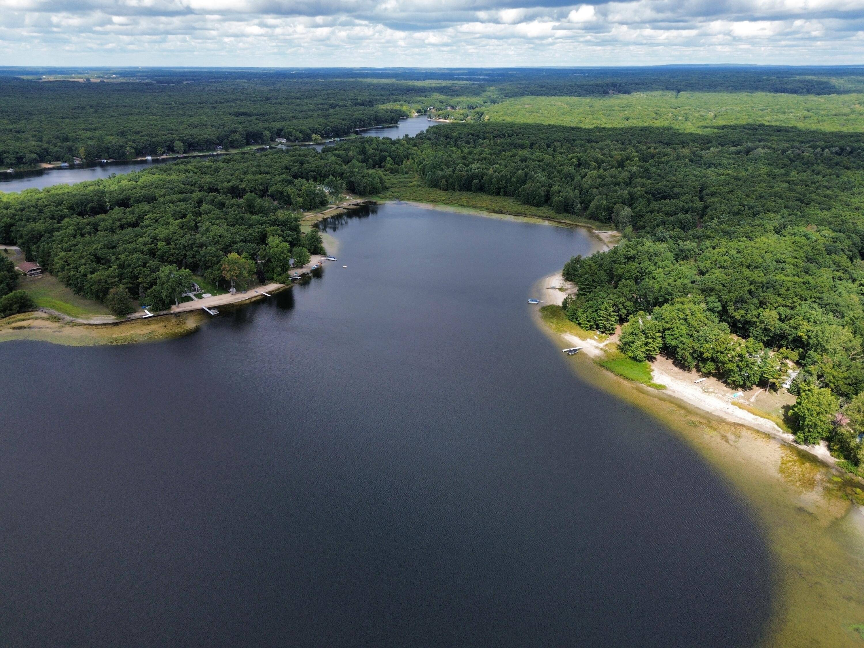 Branch, MI 49402,7832 US-10