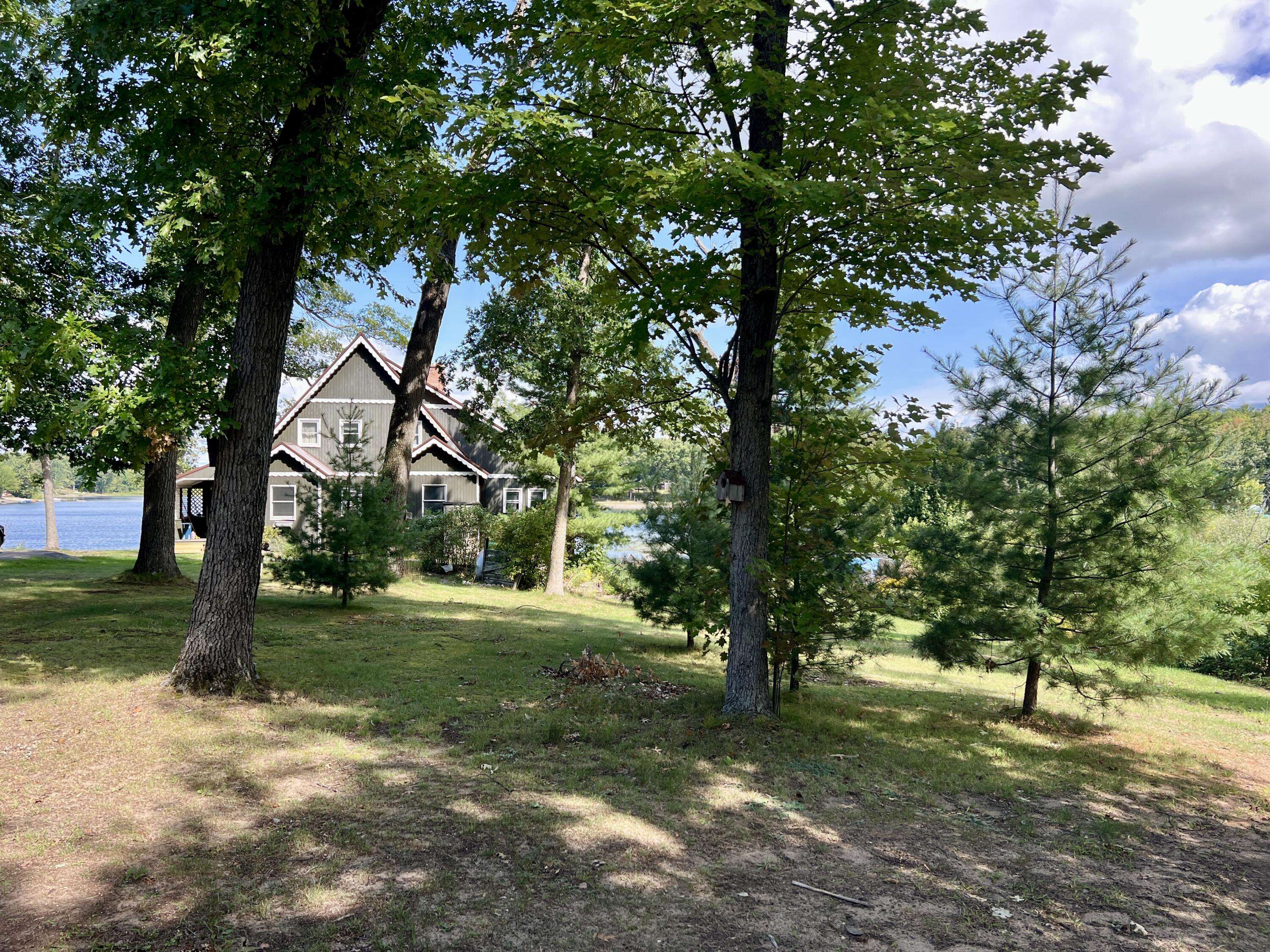 Branch, MI 49402,7832 US-10