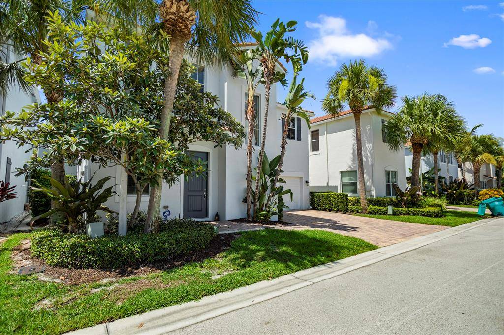 Boynton Beach, FL 33435,450 Greensboro Way