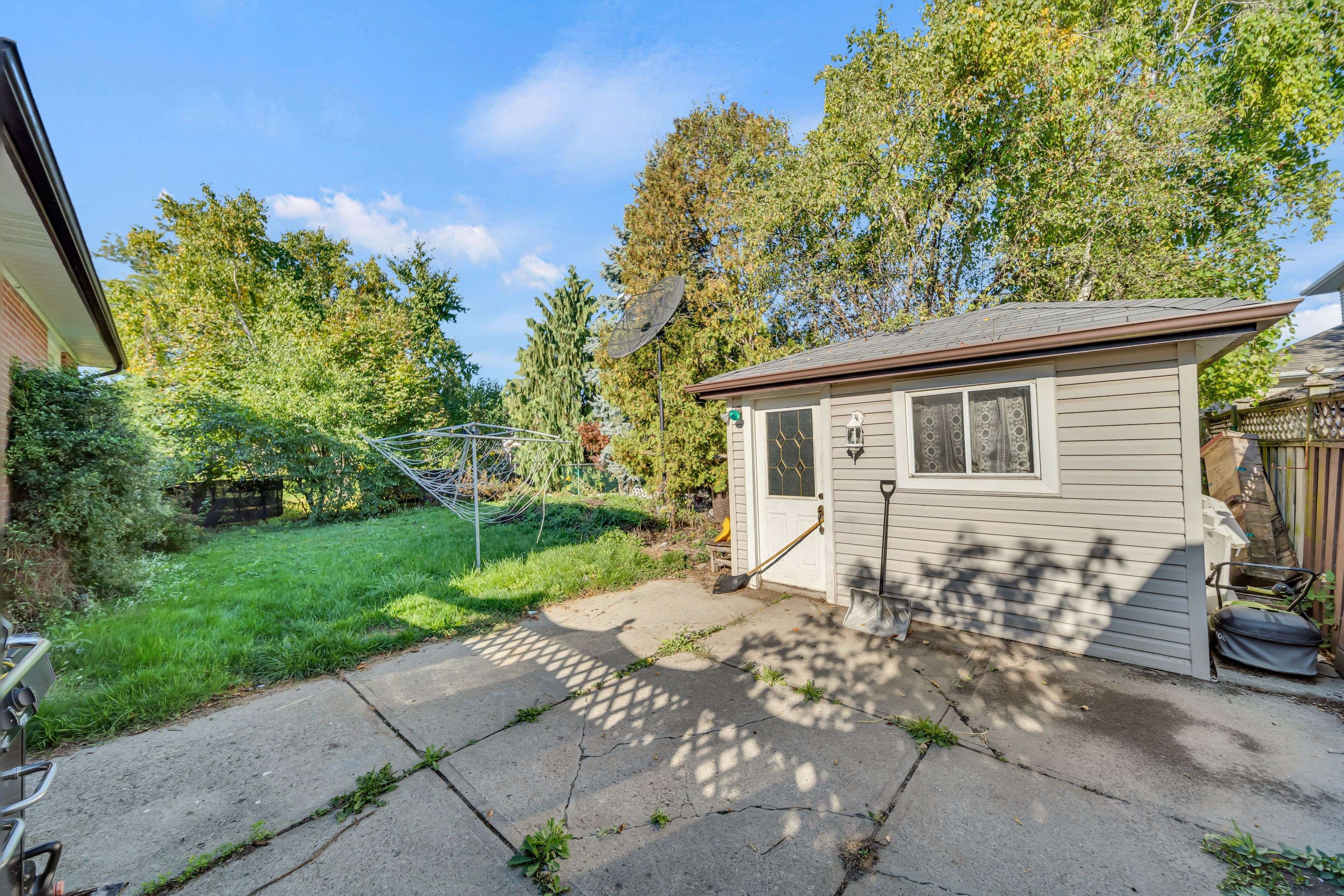 Brampton, ON L6X 2B8,16 Horwood DR #Upper