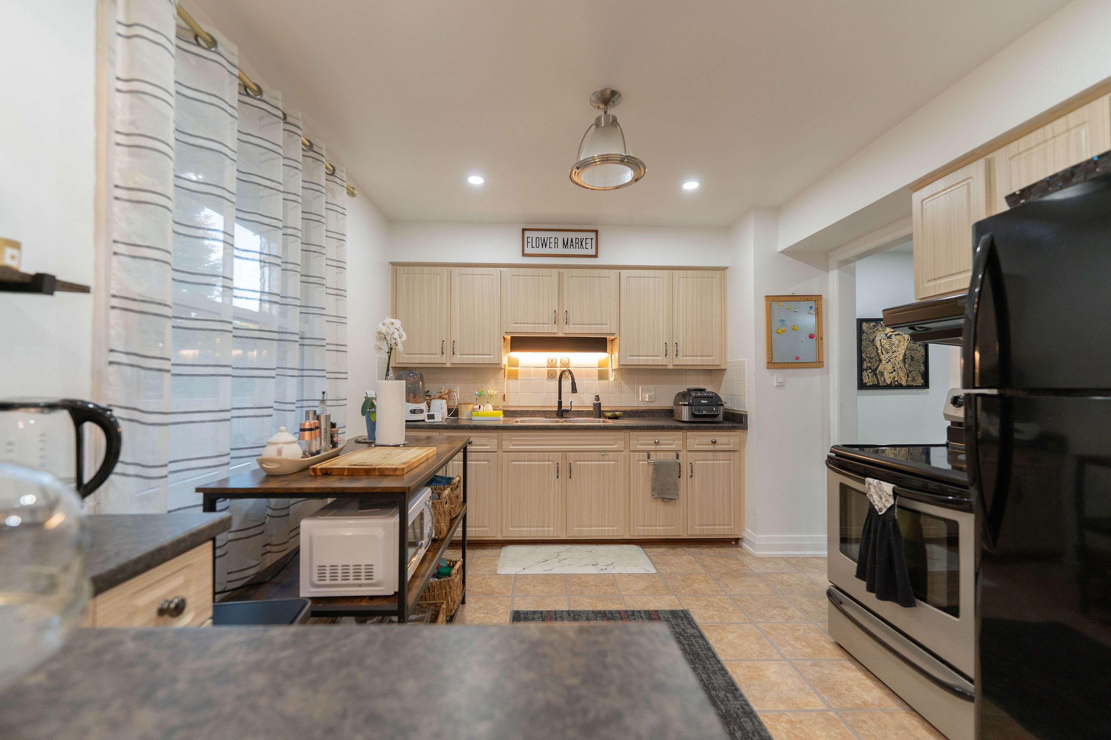 Tillsonburg, ON N4G 4B3,6 Camdon CT