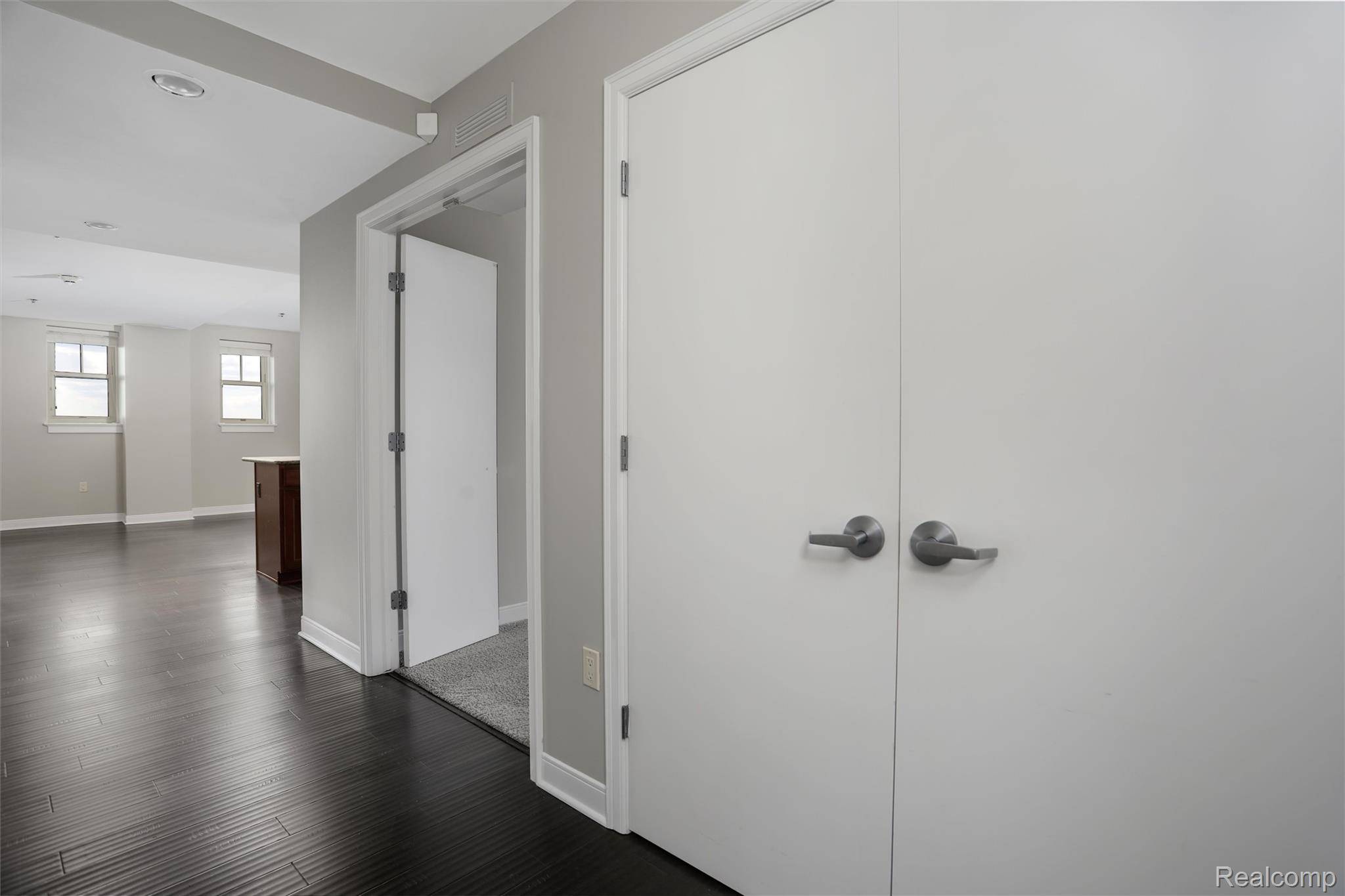 Detroit, MI 48226,525 W LAFAYETTE BLVD #18B