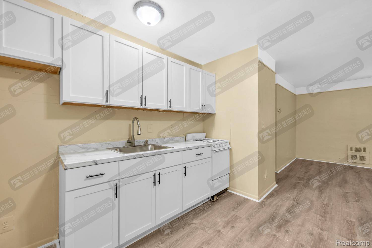 Detroit, MI 48235,16721 Greenfield #5 RD