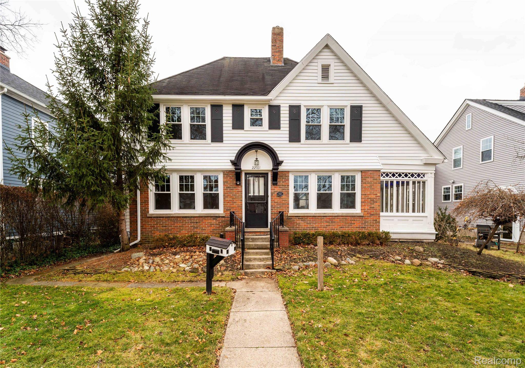 Dearborn, MI 48124,22101 Francis ST