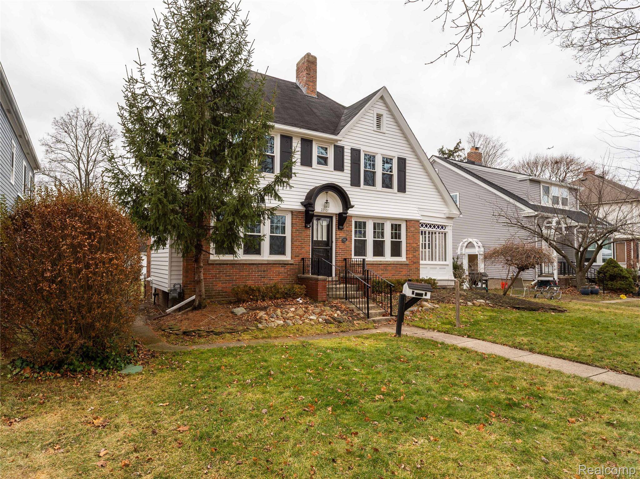 Dearborn, MI 48124,22101 Francis ST