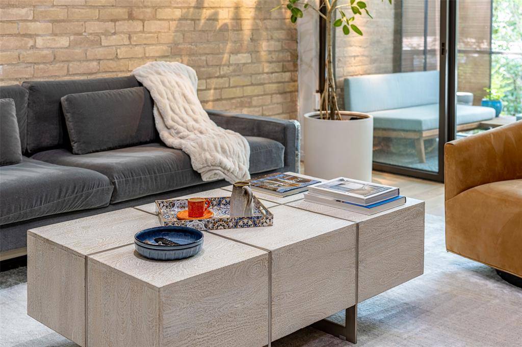 Dallas, TX 75204,4030 Buena Vista Street