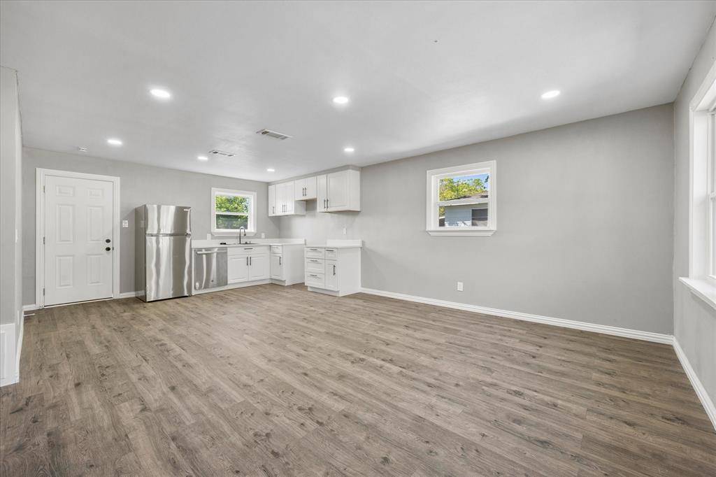 Quinlan, TX 75474,445 Canal Street