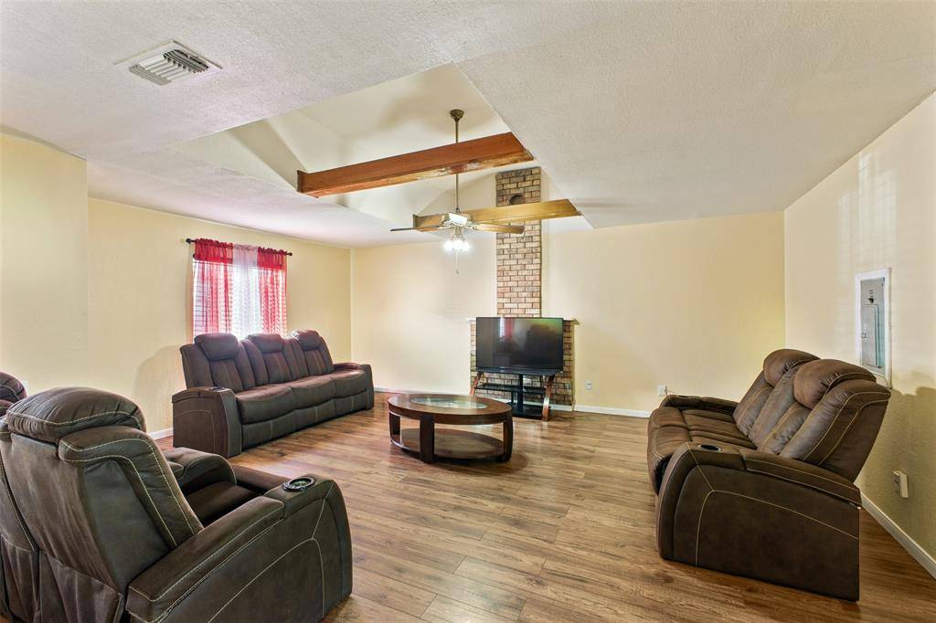 Fort Worth, TX 76112,7213 Greenlee Street