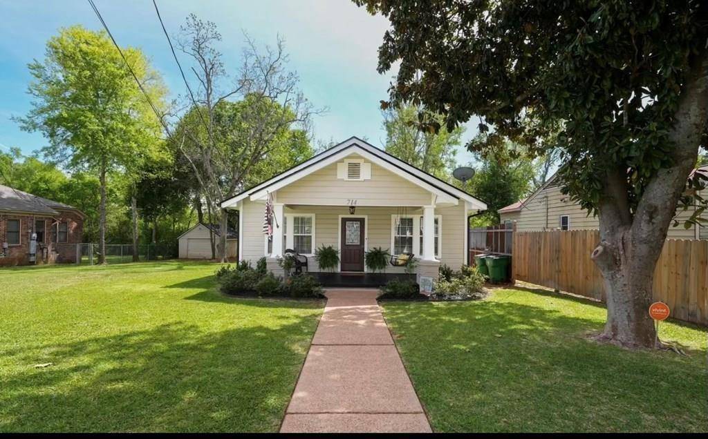 Palestine, TX 75801,714 E Neches