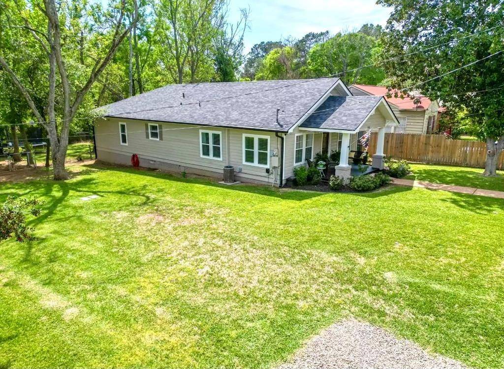 Palestine, TX 75801,714 E Neches