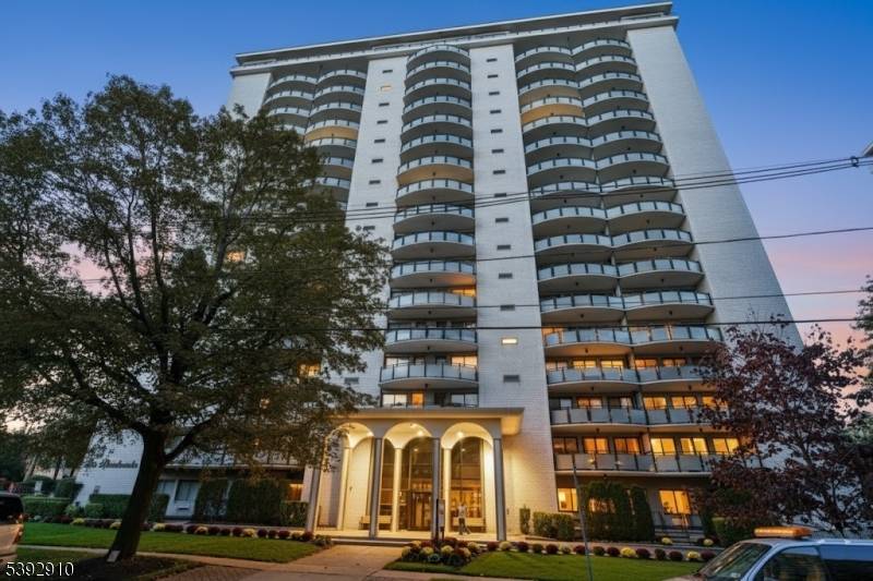 Hackensack City, NJ 07601,125 Prospect Ave #3-J