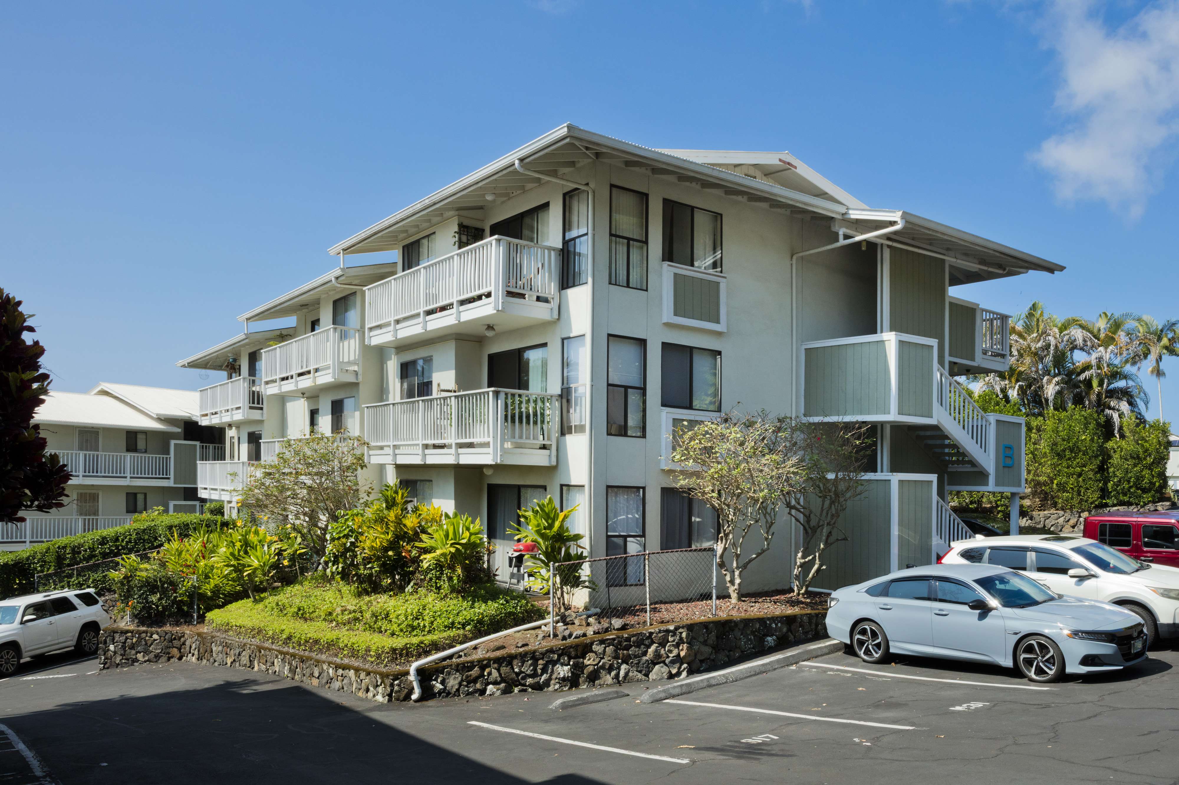 82-6065 MAMALAHOA HWY #B203, Captain Cook, HI 96704