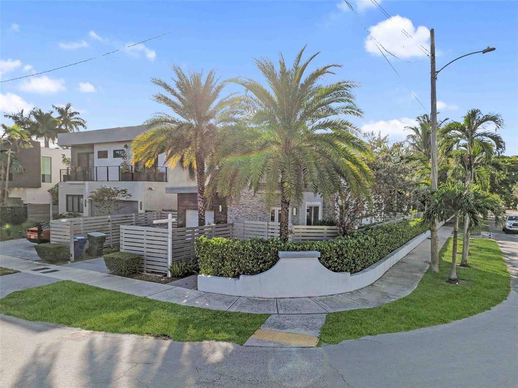 Fort Lauderdale, FL 33304,743 NE 17th Way