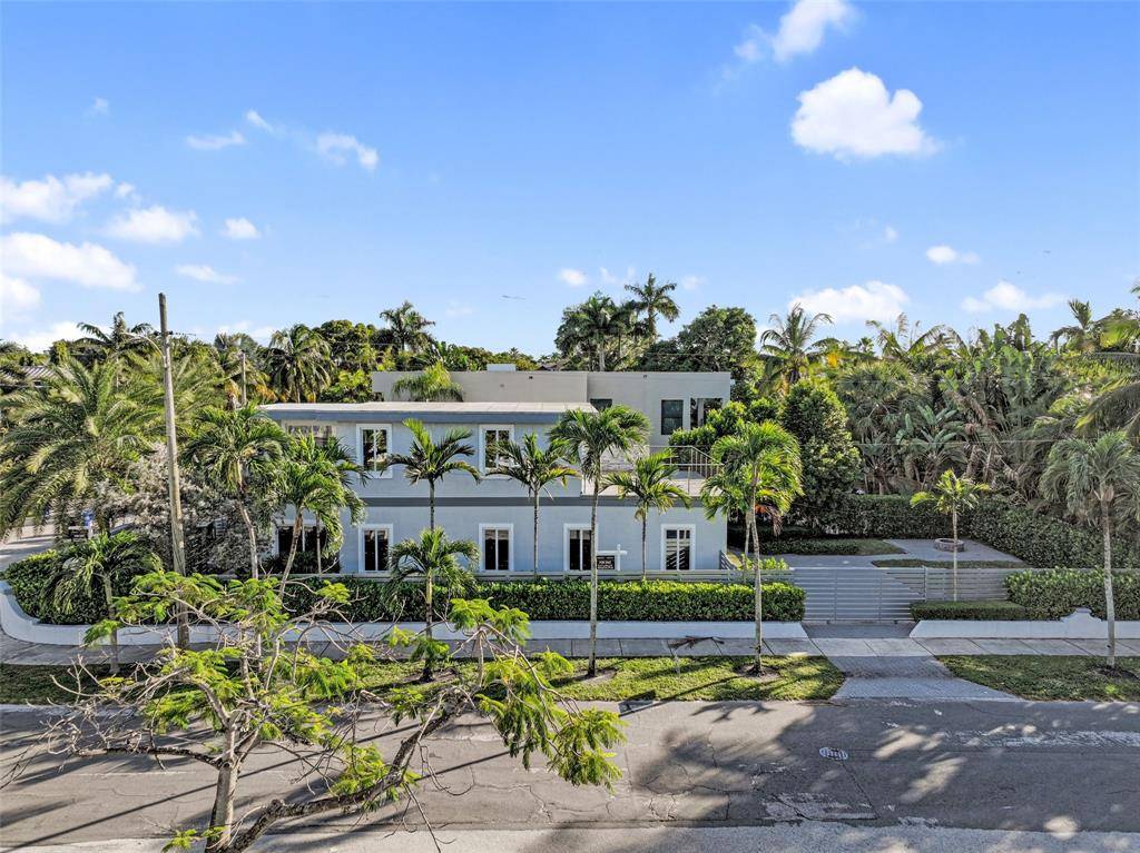 Fort Lauderdale, FL 33304,743 NE 17th Way