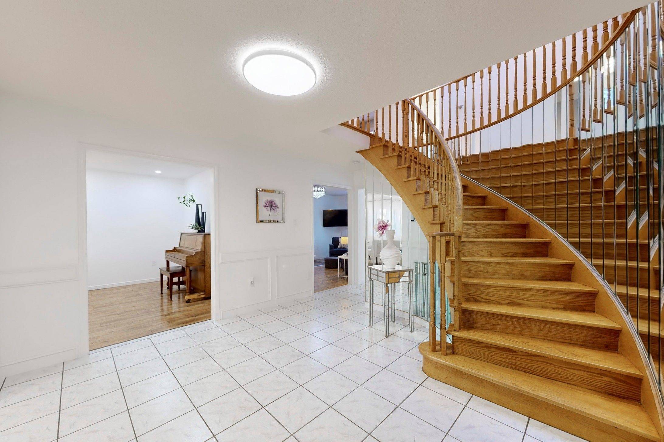 Oakville, ON L6H 4V1,272 Hickory CIR