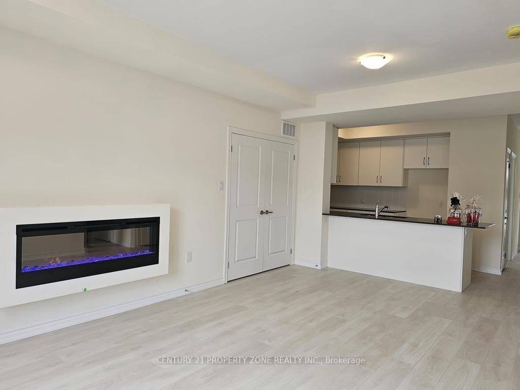 Brampton, ON L6Y 6G1,25 Knotsberry CIR #81