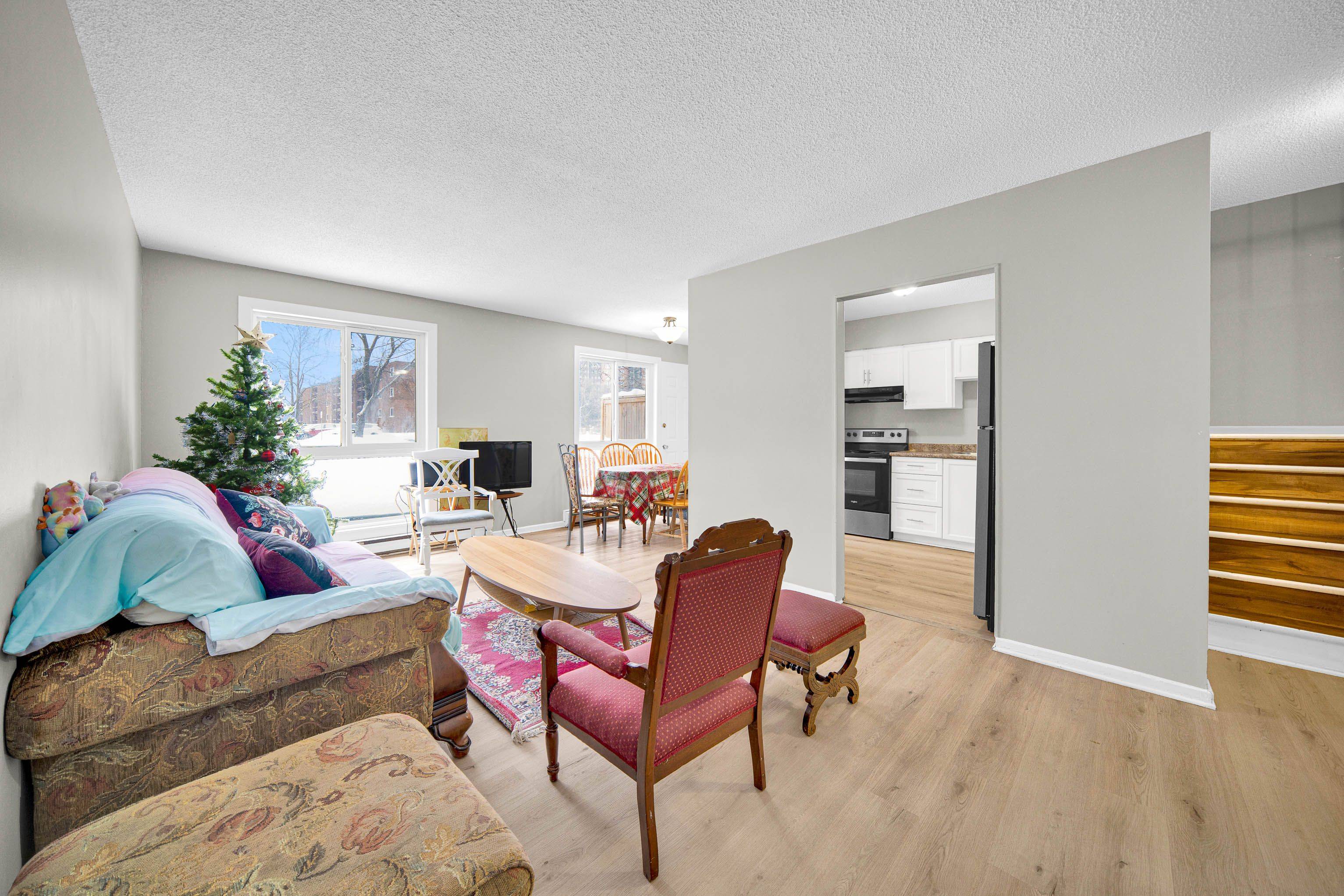 1958 Jasmine CRES #34J, Beacon Hill North - South And Area, ON K1J 7W1