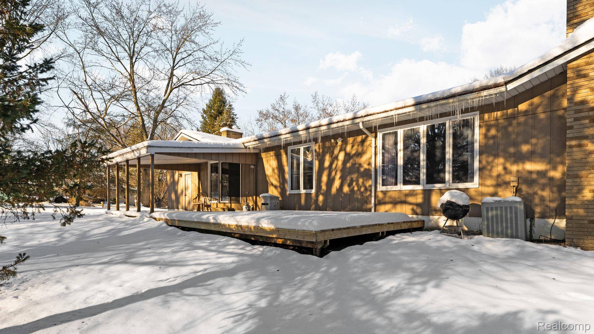 Milford, MI 48380,2247 Silver Maple DR