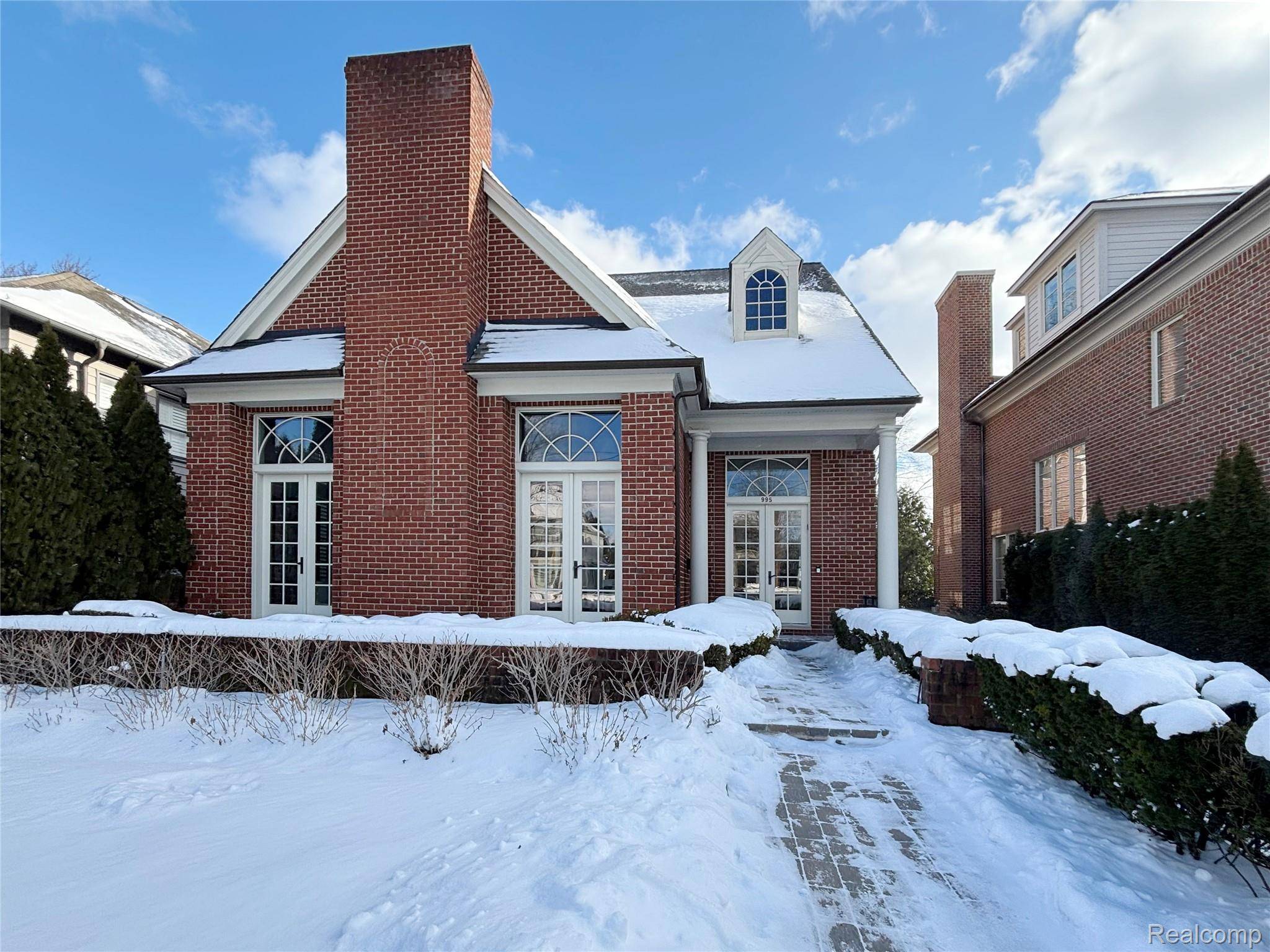 Birmingham, MI 48009,995 Pierce ST