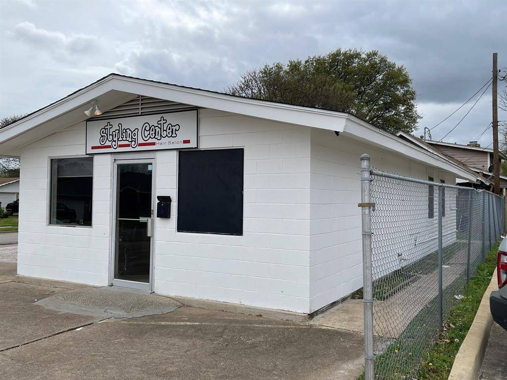 Grand Prairie, TX 75052,2526 Hillcrest Lane