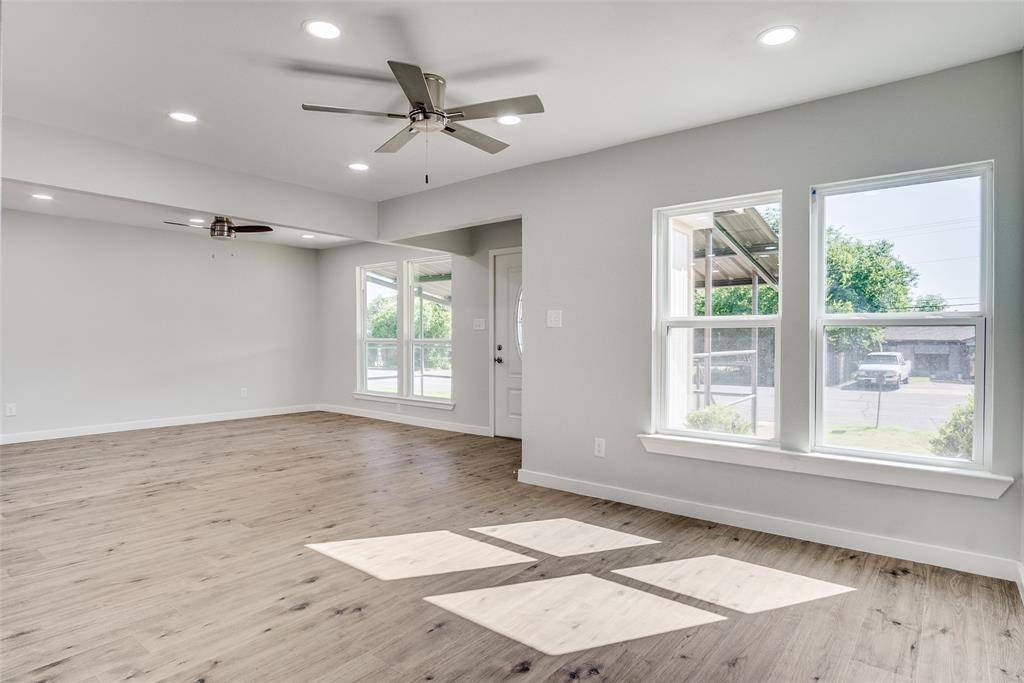 Granbury, TX 76048,107 N Cherry Lane