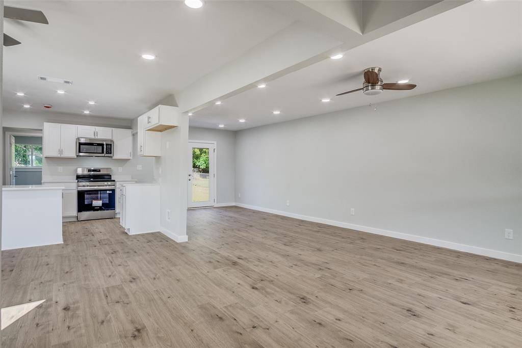 Granbury, TX 76048,107 N Cherry Lane