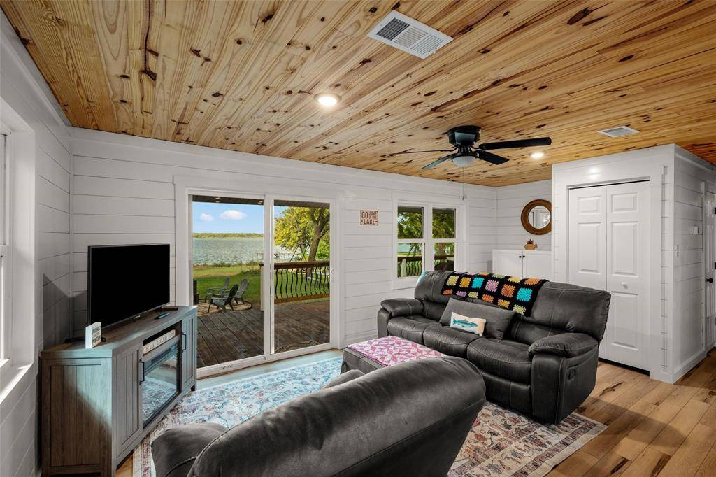 Quinlan, TX 75474,10131 County Road 3705