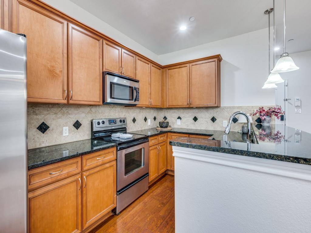 Fort Worth, TX 76102,950 Henderson Street