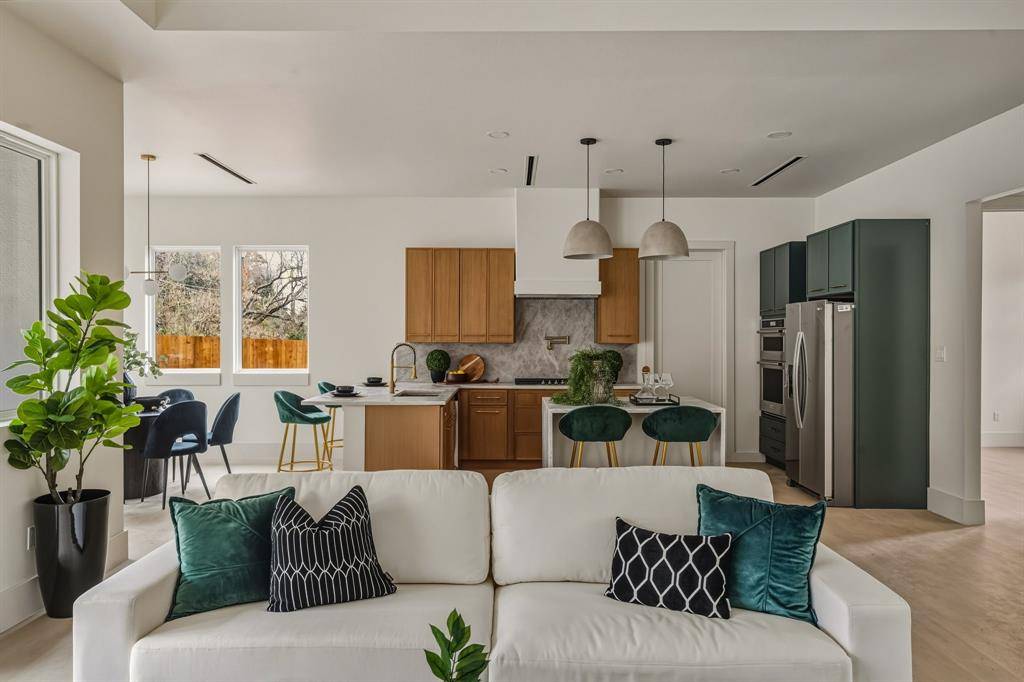 Dallas, TX 75224,917 Brookwood Drive