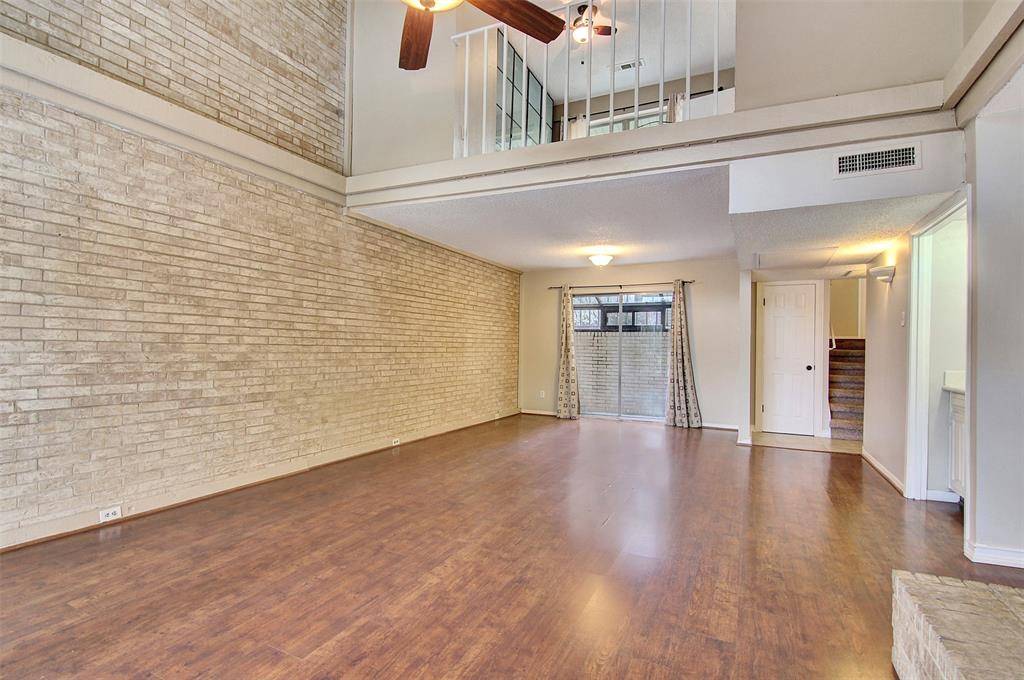 Carrollton, TX 75006,2933 Country Place Circle