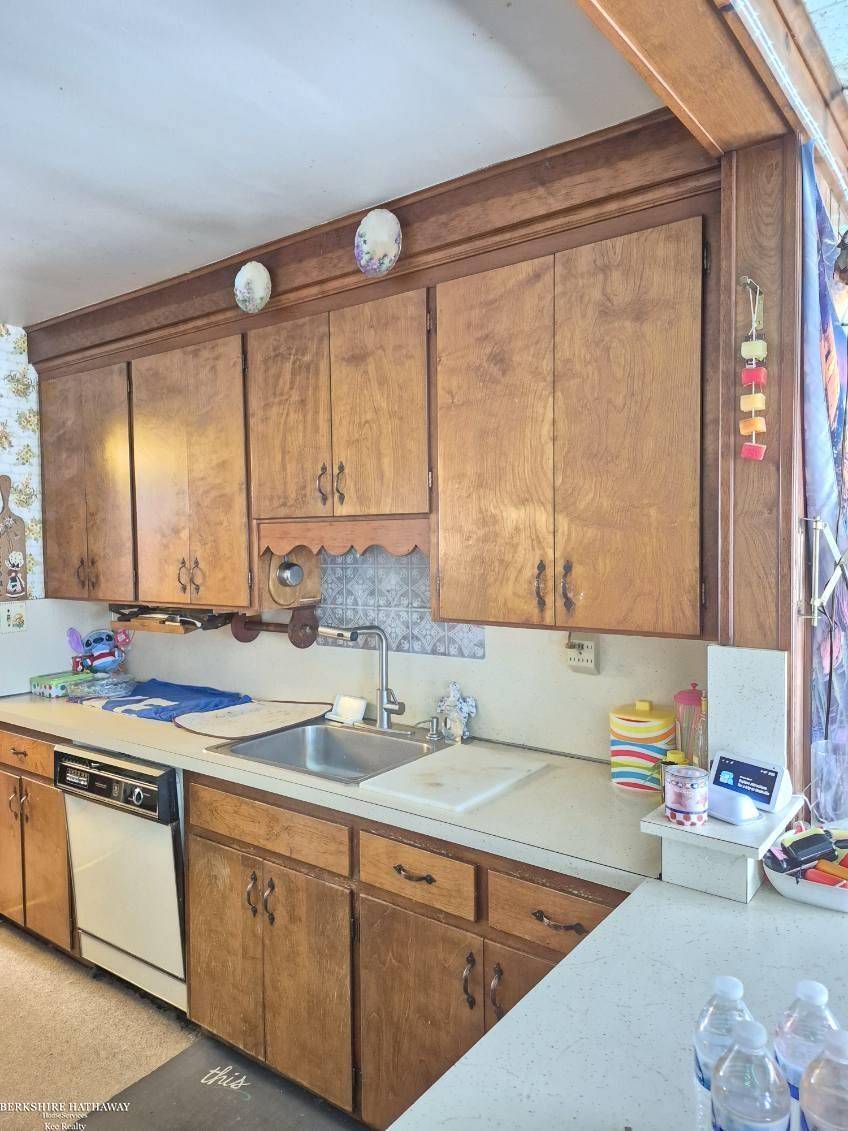 Saint Clair Shores, MI 48080,23238 Clairwood ST