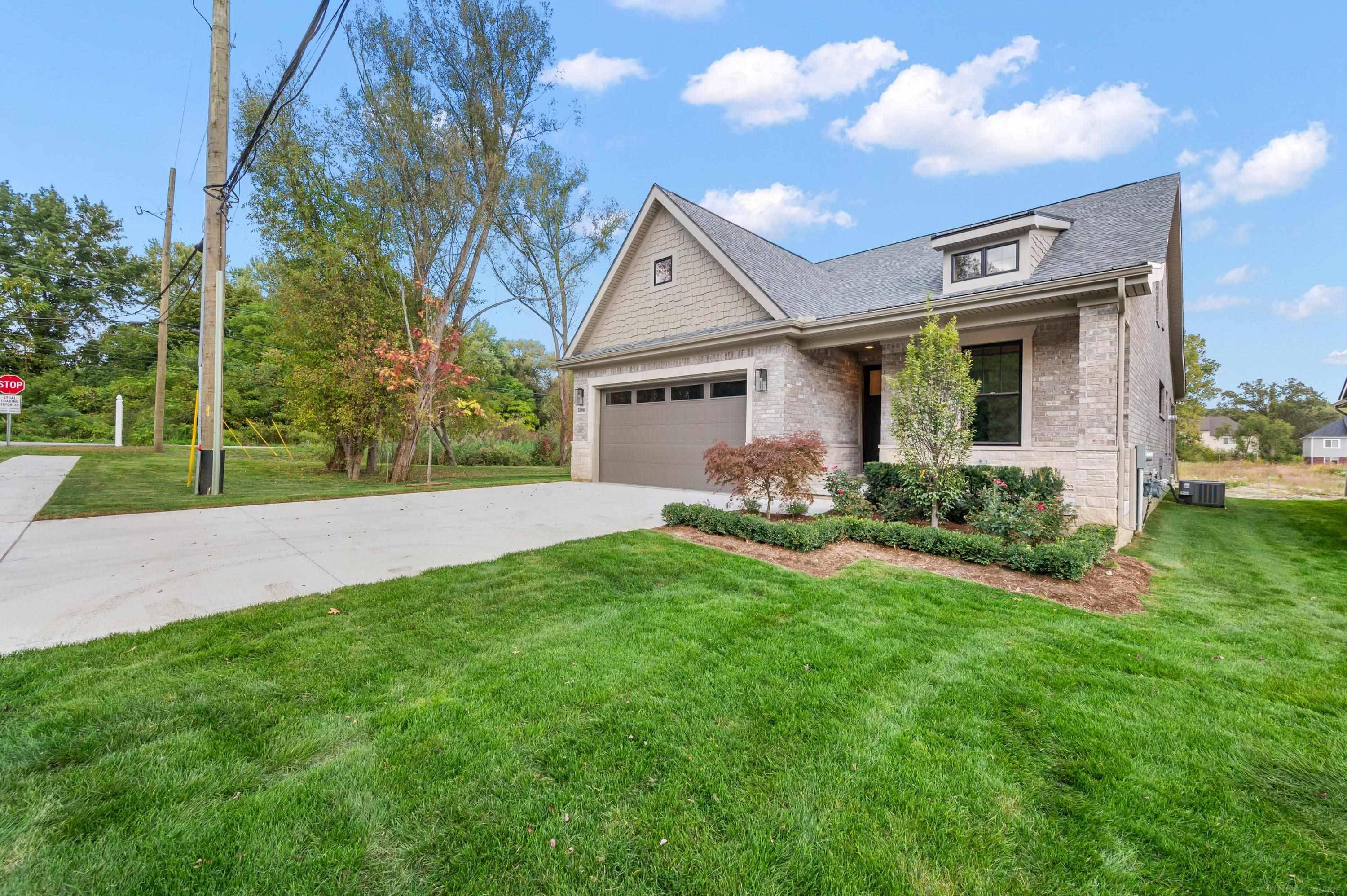 Troy, MI 48085,5872 Willow Grove DR