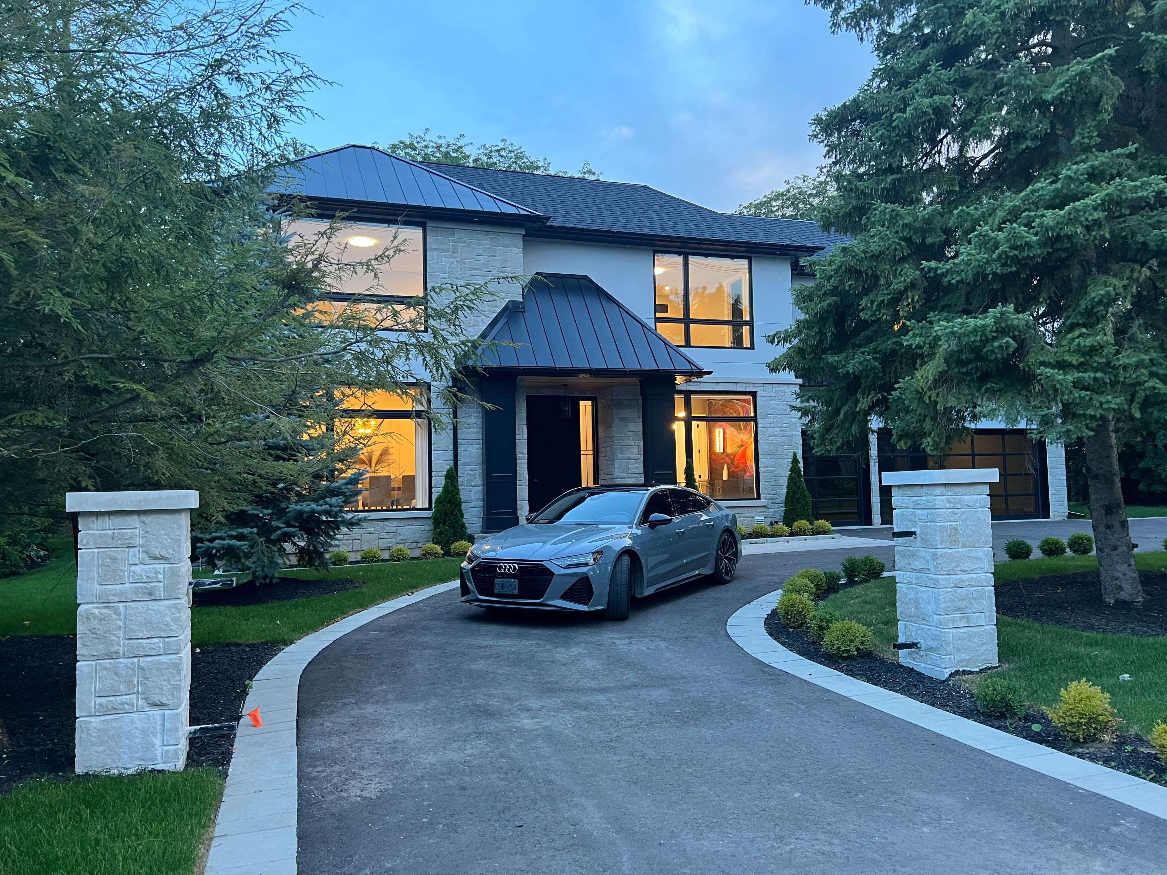 Oakville, ON L6J 4V3,204 Maple Grove DR