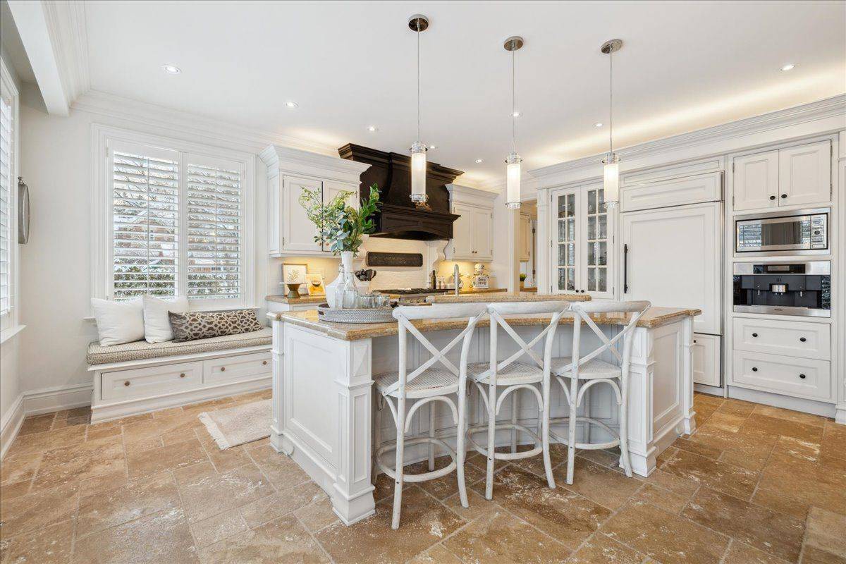 Oakville, ON L6J 4A2,347 Chartwell RD