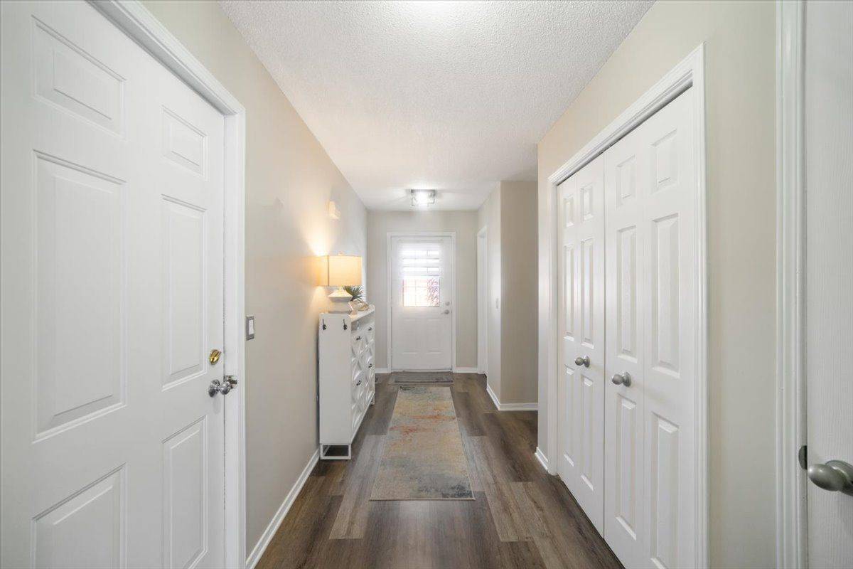 Pelham, ON L0S 1E4,25 Meadowvale DR #3