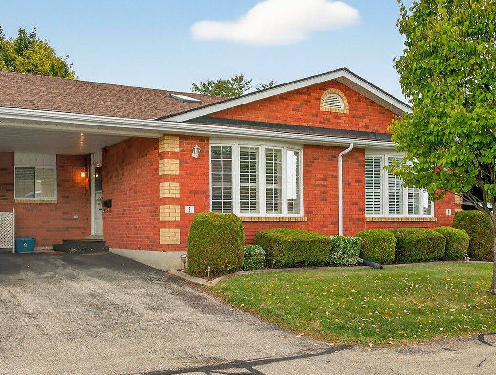Brantford, ON N3R 7Y2,20 Courtland DR #2