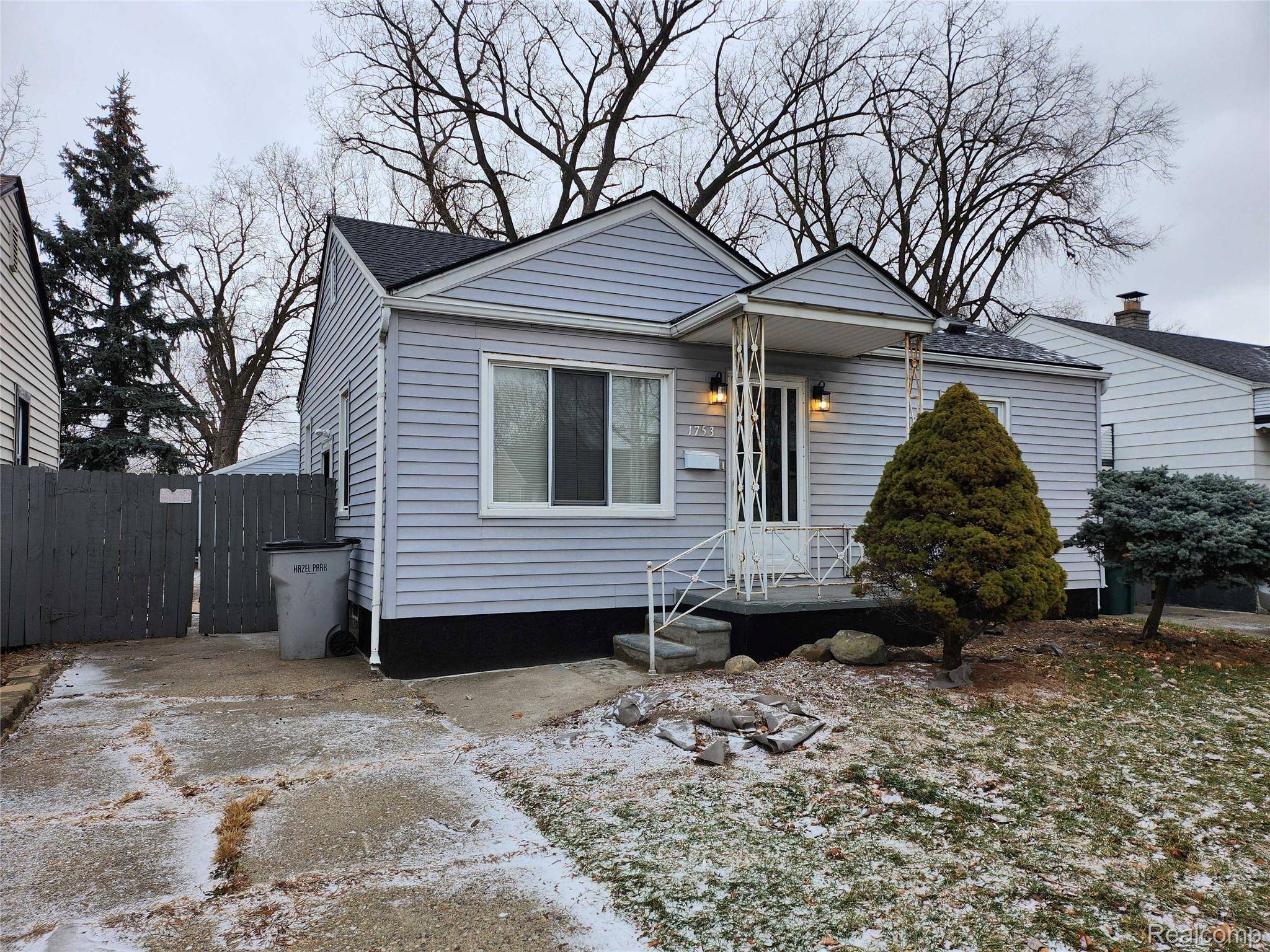 Hazel Park, MI 48030,1753 E Milton AVE