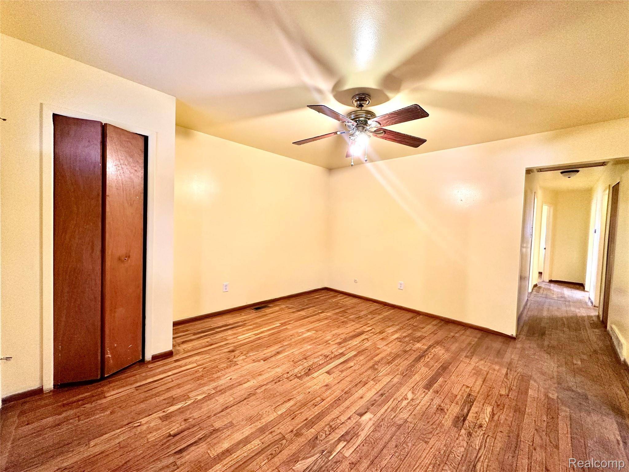 Dearborn Heights, MI 48125,5320 Bedford ST