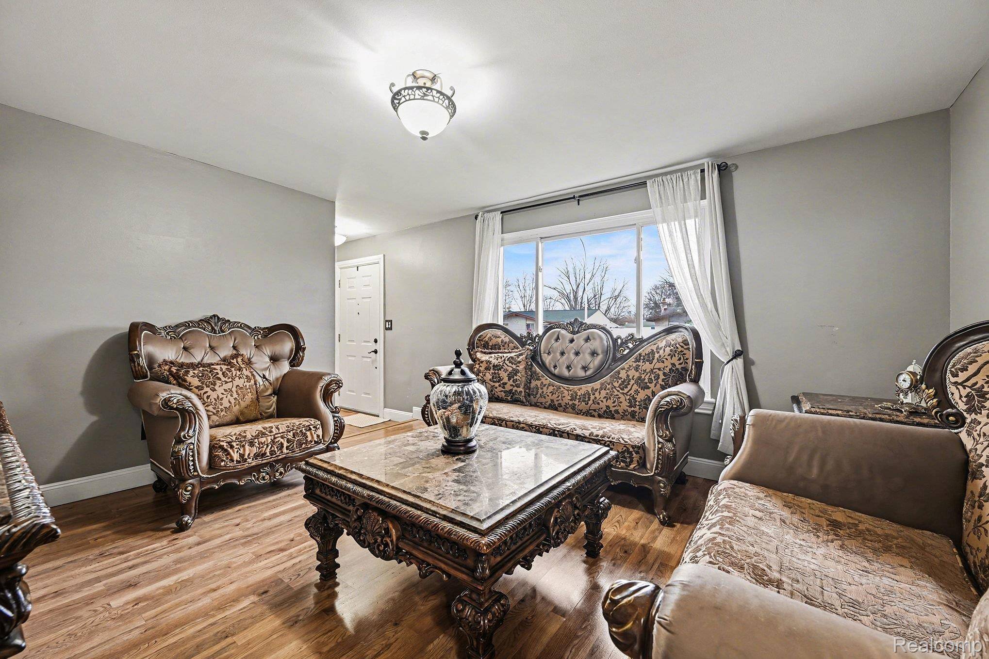 Romulus, MI 48174,30294 Cherry AVE